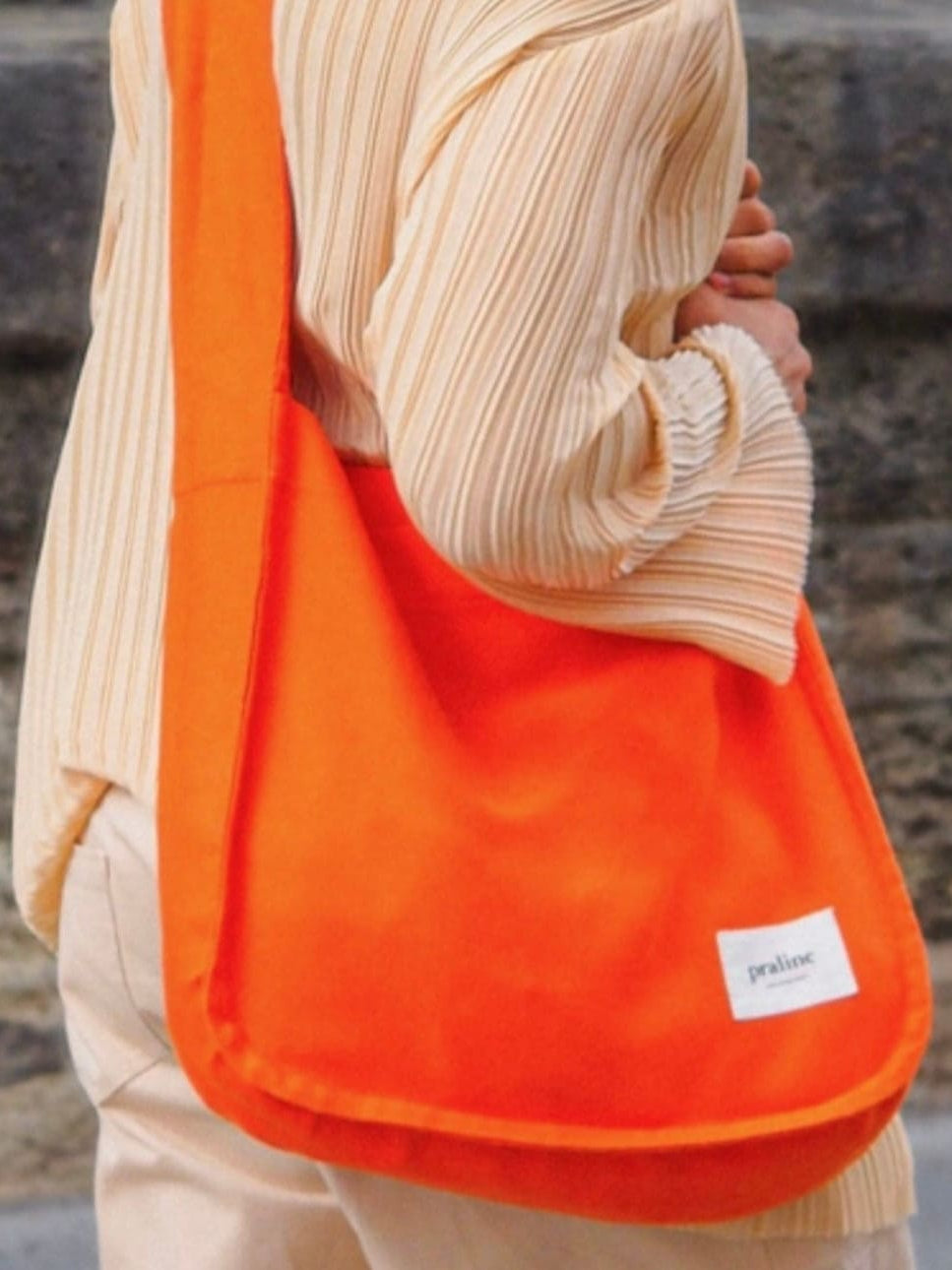 Le vagabond orange, le sac versatile par excellence