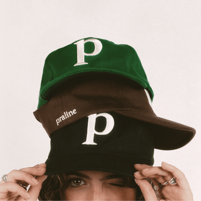 Casquette en tissu d’ameublement avec tout ses coloris